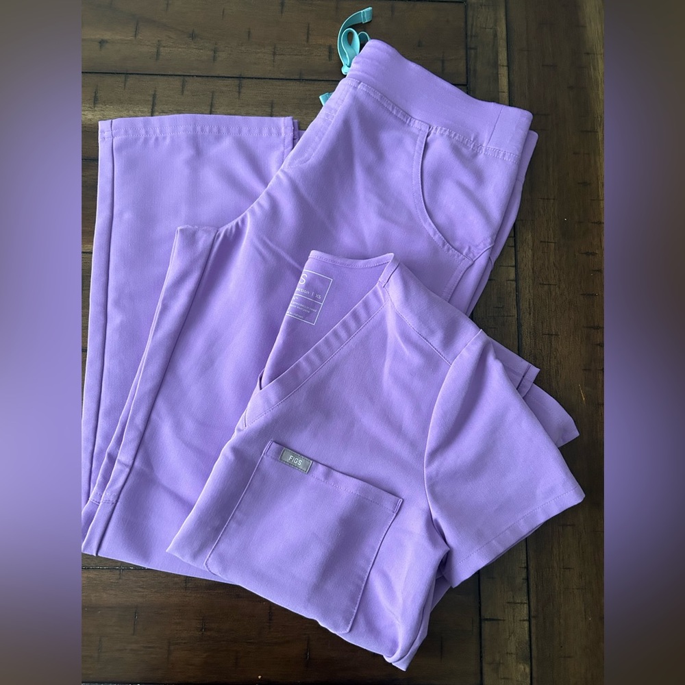 Fig scrubs lavender set